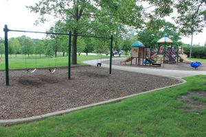 Photo of the Hillcrest Park playground.