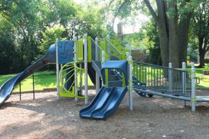Photo of the Hollydale Park playground.